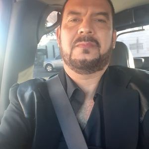 Meet your Posher, Efren f